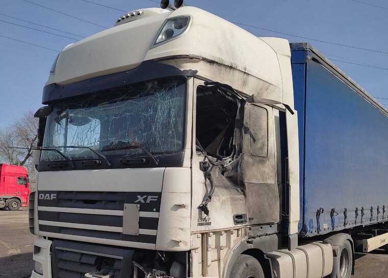 In Nikopol, the occupiers dropped explosives on a car from a drone