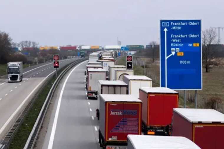 Польські фермери влаштували блокаду на кордоні з Німеччиною: причиною знову стало українське зерно