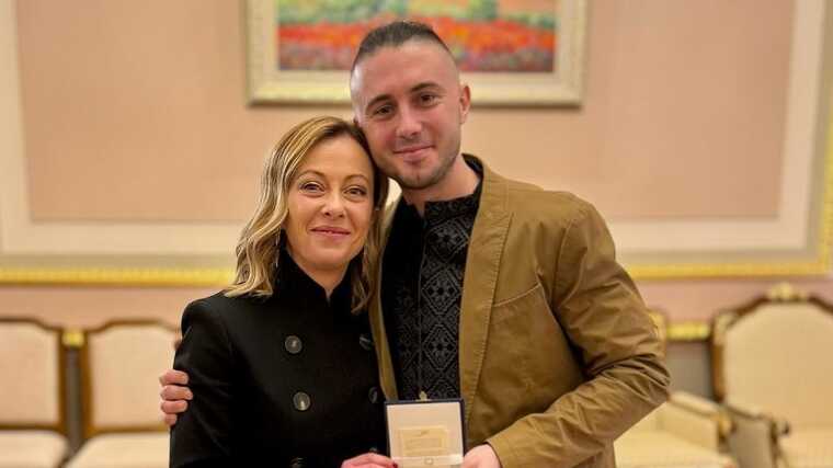 Премьер-министр Италии вручила награду группе «Антитела»