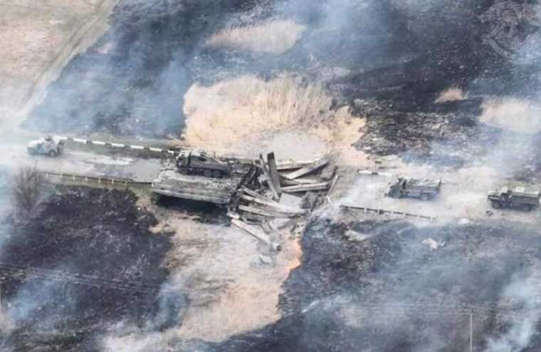 Біля Новомихайлівки на Донеччині українські десантники знищили колону росіян