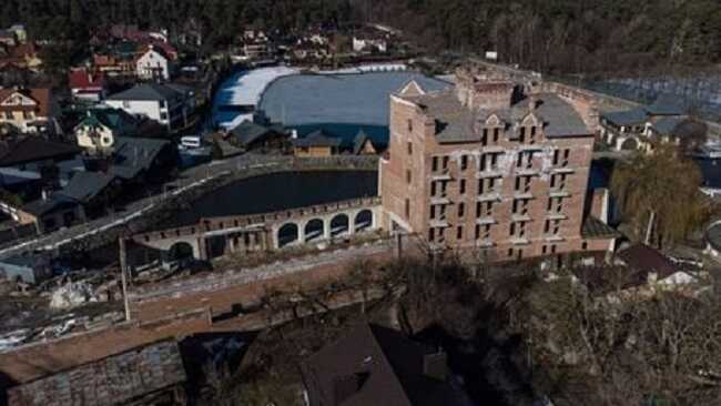 Скандальный застройщик Альбина Савчук вернула себе озеро в Брюховичах