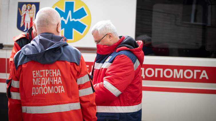 У Закарпатській області з отруєнням госпіталізували 12 учнів та вчителя школи