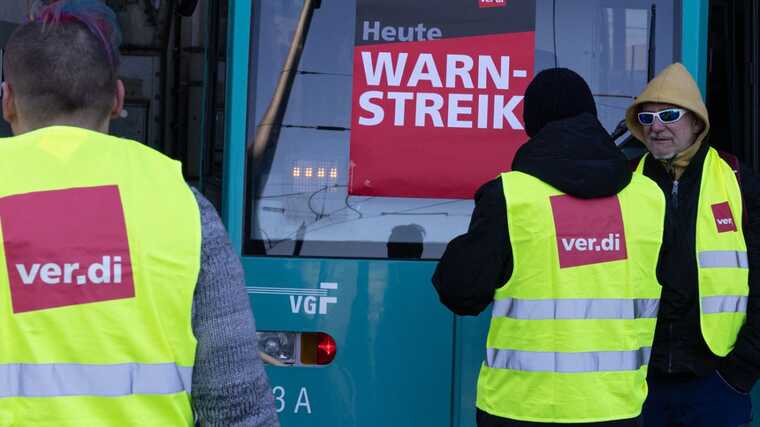 У містах Німеччини страйкують працівники громадського транспорту
