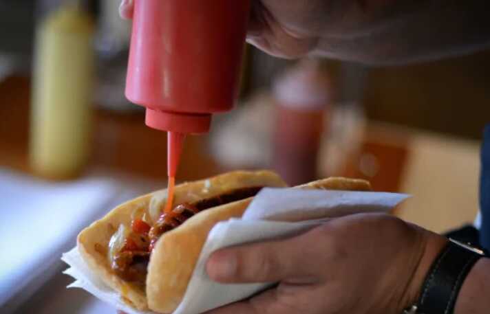 У Польщі правоохоронці пригостили українця хот-догом і "навісили" 26 злочинів