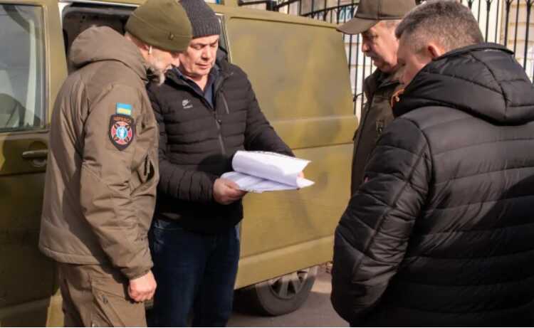 В Черкассах чиновники "заработали" на бесплатно предоставленном автомобиле для военных