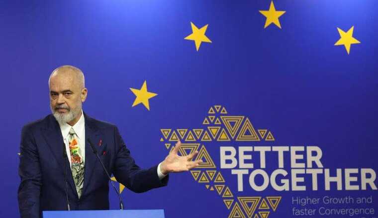 НАТО відкрило в Албанії першу авіабазу