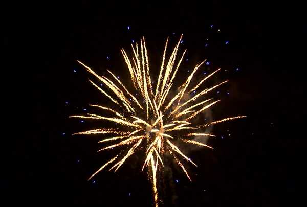 У Львівській області 37-річний чоловік запустив феєрверк на 36 пострілів