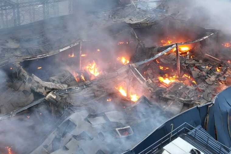 Російська ракета знищила ТЦ «Епіцентр» у Нікополі