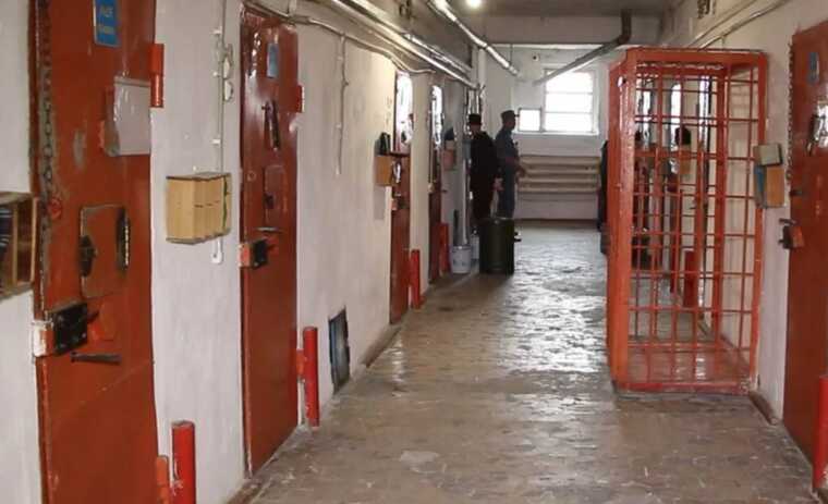 У Казахстані чиновників відучують від корупції екскурсіями до СІЗО та тюремних камер