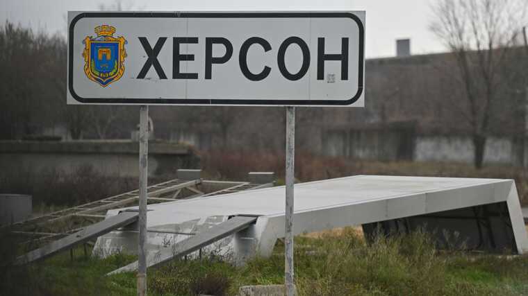 Occupants shell Kherson, explosions are heard in the city