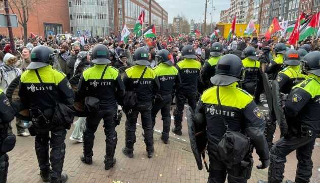 В Амстердамі відбулися протести через участь президента Ізраїлю у відкритті Музею Голокосту