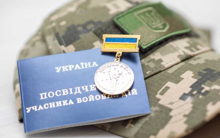 Усі українці мають працювати на тих, хто воює, – Роман Костенко