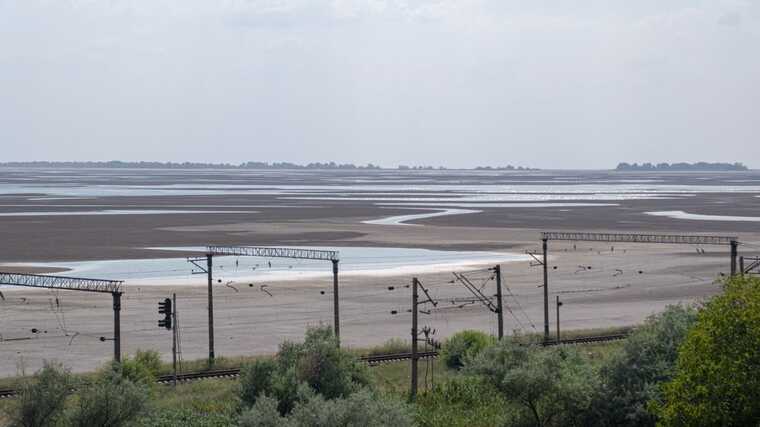 Кабмін заборонив користуватися землями Каховського водосховища
