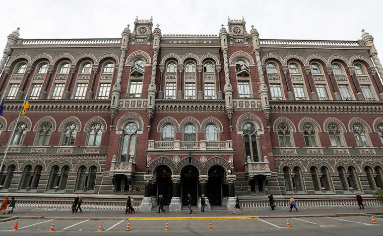 Нацбанк за неделю снизил покупку валюты на межбанке