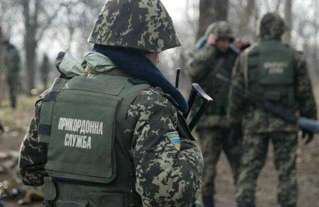 Чоловік під час перетину кордону надав фальшиві документи