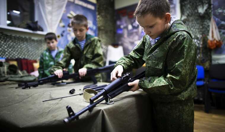 ЦНС: РФ створює заклади для мілітаризації молоді у Криму та на окупованому Півдні