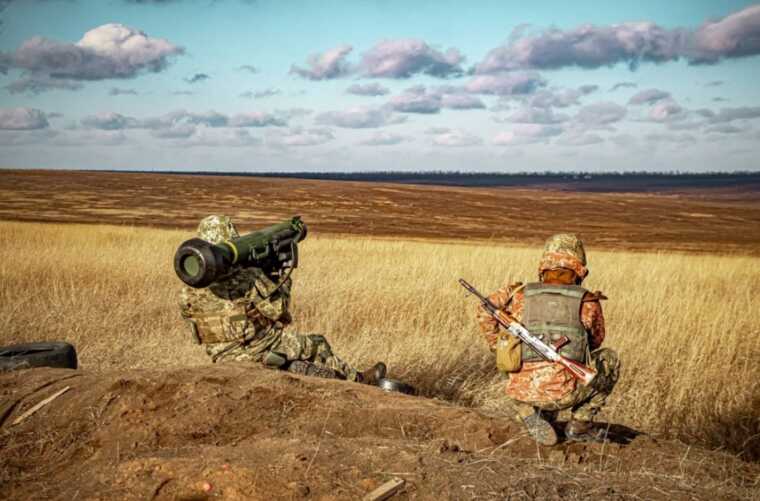 Ukrainian Armed Forces destroy occupants convoy with Javelin in Zaporizhzhya region