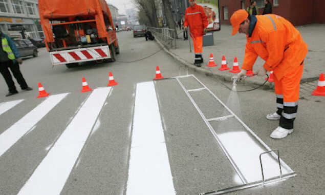 У Києві на нанесення дорожньої розмітки спрямують майже 2,4 мільйона гривень