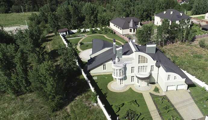 Kyiv judge Serhiy Kovtun declared a large amount of real estate and a country estate
