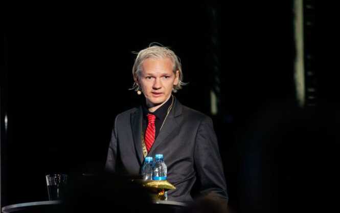 WSJ: США можуть укласти угоду про визнання провини із засновником WikiLeaks Ассанжем