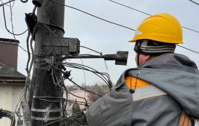 Під час масованої атаки на теплоелектростанції ДТЕК було поранено двох енергетиків