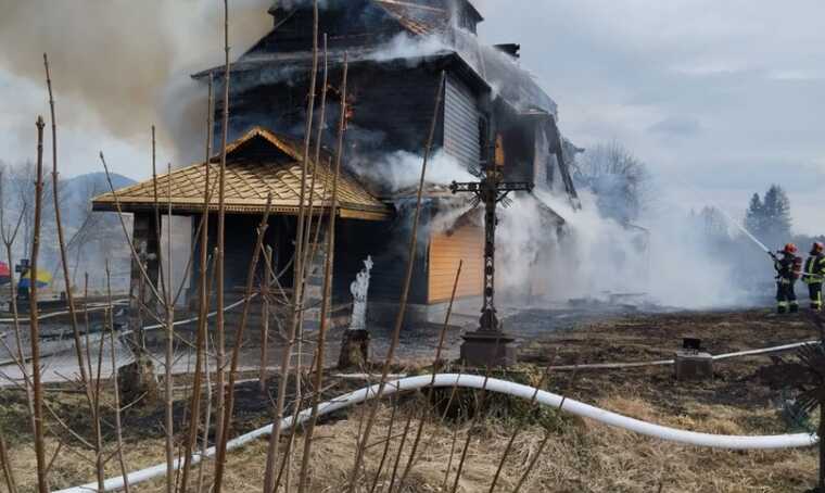 Пожежа на Львівщині: горіла дерев’яна церква, пам’ятка архітектури національного значення