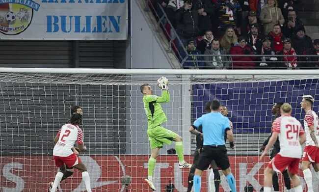 "Манчестер Юнайтед" хоче купити голкіпера збірної України з футболу