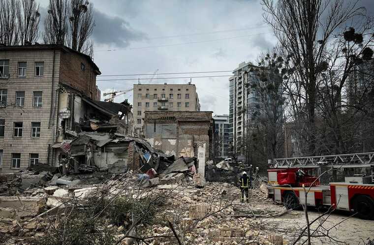 The mayor of Kyiv showed the consequences of a rocket attack in Pechersk