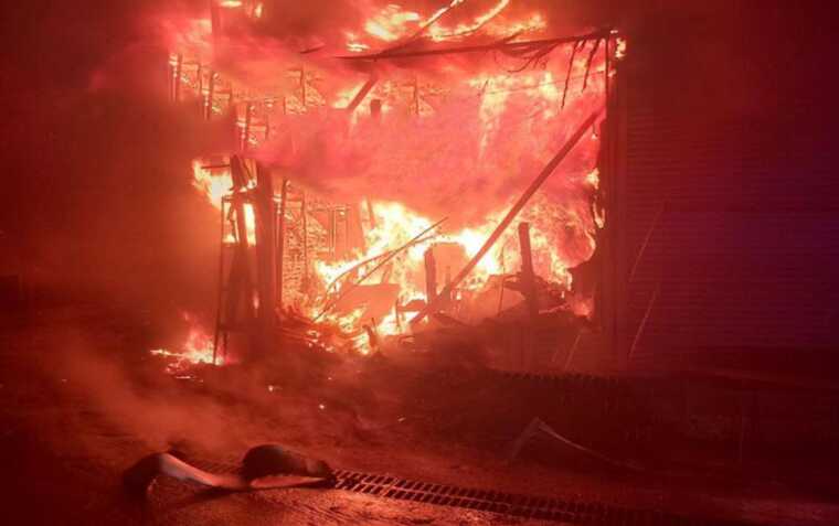 A video of a massive fire at Odesas 7th Kilometre market is posted online