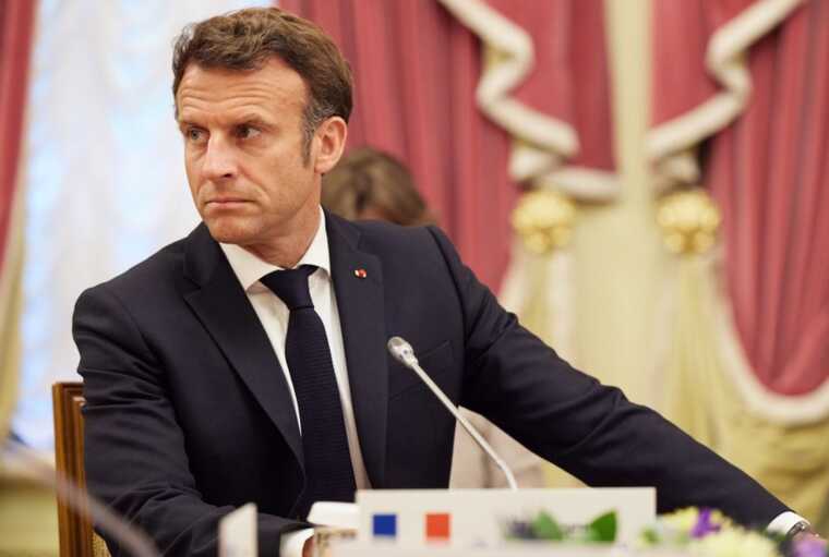 Президент Франції заявив, що угруповання ІД хотіло вчинити теракти у Франції та Німеччини