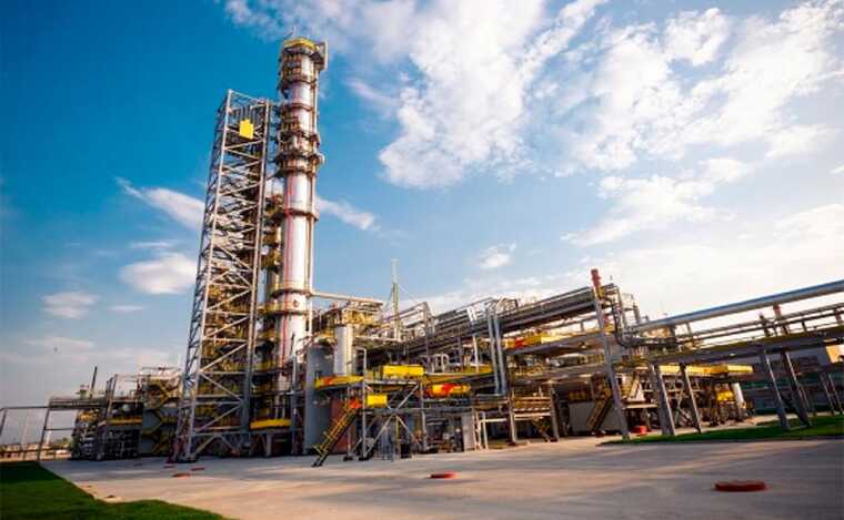 Reuters: В России отключили ключевую установку основного НПЗ