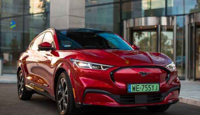 An official of the Kyiv RSA purchased an electric sports car