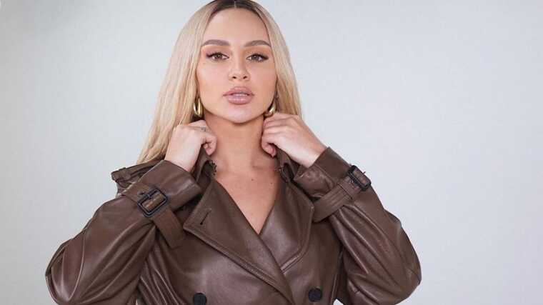 - Anna Asti  10     ϳⒿ