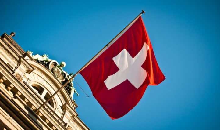 Швейцарські банки через ризик санкцій почали закривати рахунки росіян, - ЗМІ