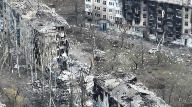 A video from Vuhledar is posted online: completely destroyed multi-storey buildings are visible