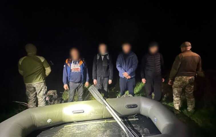 Четверо нарушителей пытались переплыть Тису на резиновой лодке