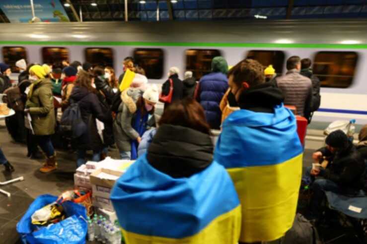 Нідерланди депортують іноземних резидентів України, які втекли від війни