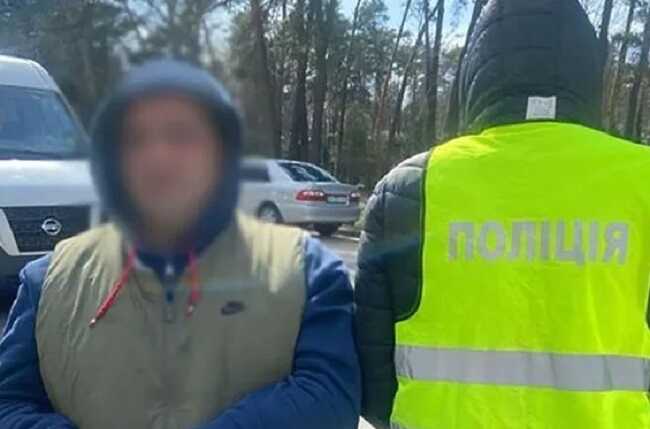 У Києві затримали чоловіків, які організували «бізнес» з продажу квартир померлих