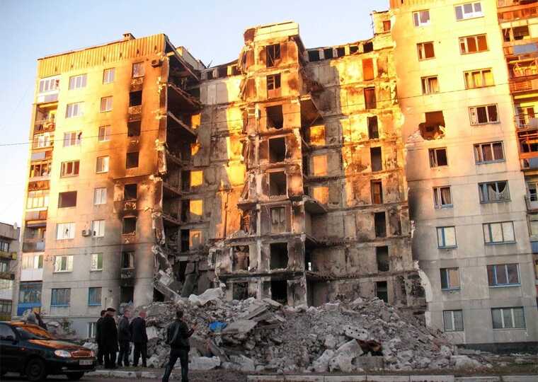 На окупованій Луганщині росіяни вимагають заплатити за ремонт зруйнованого ними житла