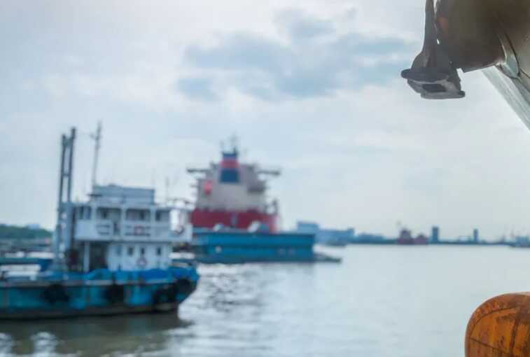 Південна Корея затримала судно, яке, попри санкції, прямувало до Росії