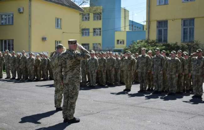 На Закарпатье демобилизовали первых срочников