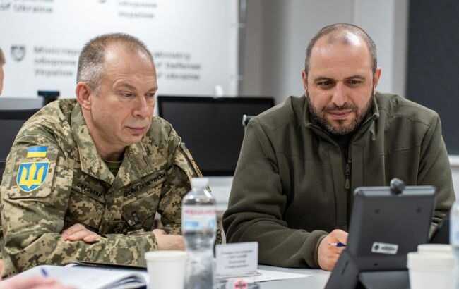 Syrskyi and Umerov discuss situation at the frontline in Ukraine with Austin
