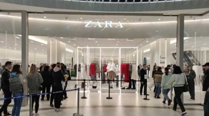     Bershka  Zara    