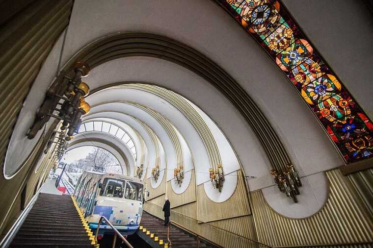 В киевском фуникулере убили 16-летнего юношу, - местные Telegram-каналы