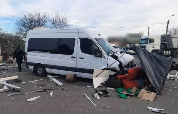 На Волині бус влетів у блокпост: серед постраждалих – доброволець