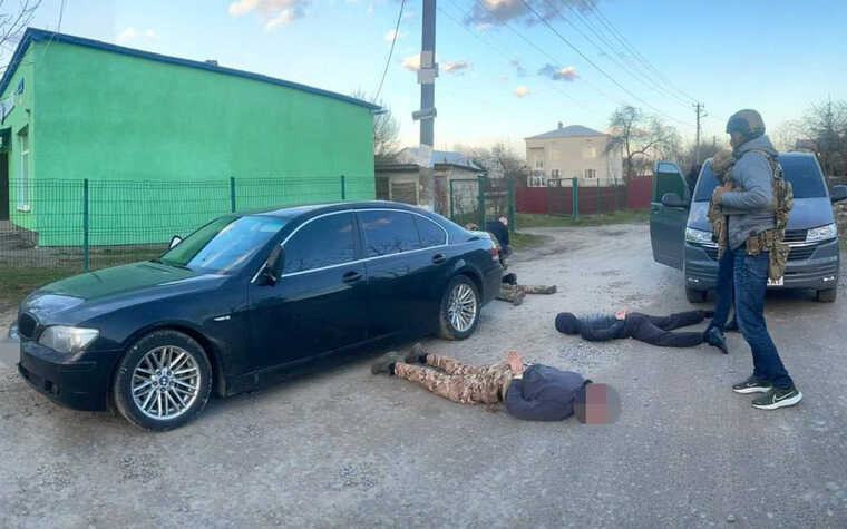 Банда під виглядом працівників ТЦК обкрадала ухилянтів на Львівщині, — ДБР