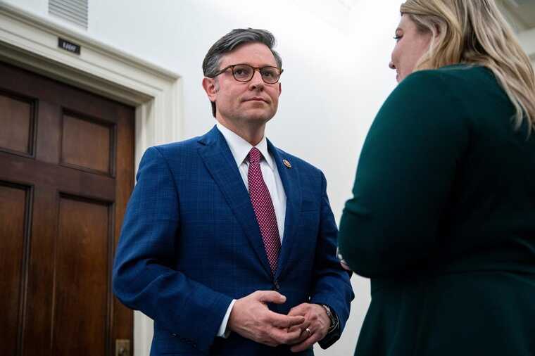 Спикер Джонсон ведет переговоры с Белым домом по оказанию помощи Украине