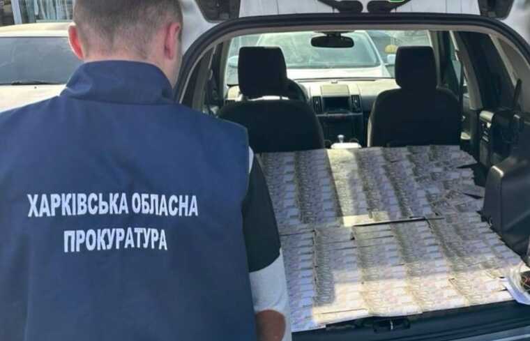 В Харькове госисполнителя задержали на взятке