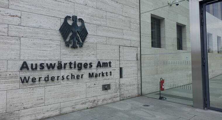 Німеччина закликала своїх громадян залишити Іран