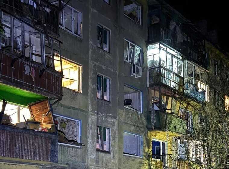 Загарбники завдали 4 ракетні удари по Селидовому та скинули на місто авіабомбу